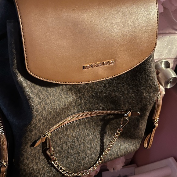 Michael Kors Jet Set Large Logo Backpack - Picture 2 of 14